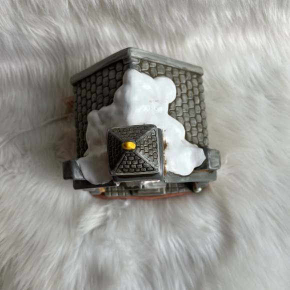 Lefton Colonial Village Light Up Church Designed By Byron Wood Christmas 1986 - Picture 3 of 6